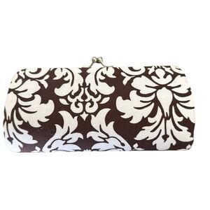 ⭐️Handmade Floral Brown‎ and White Clutch